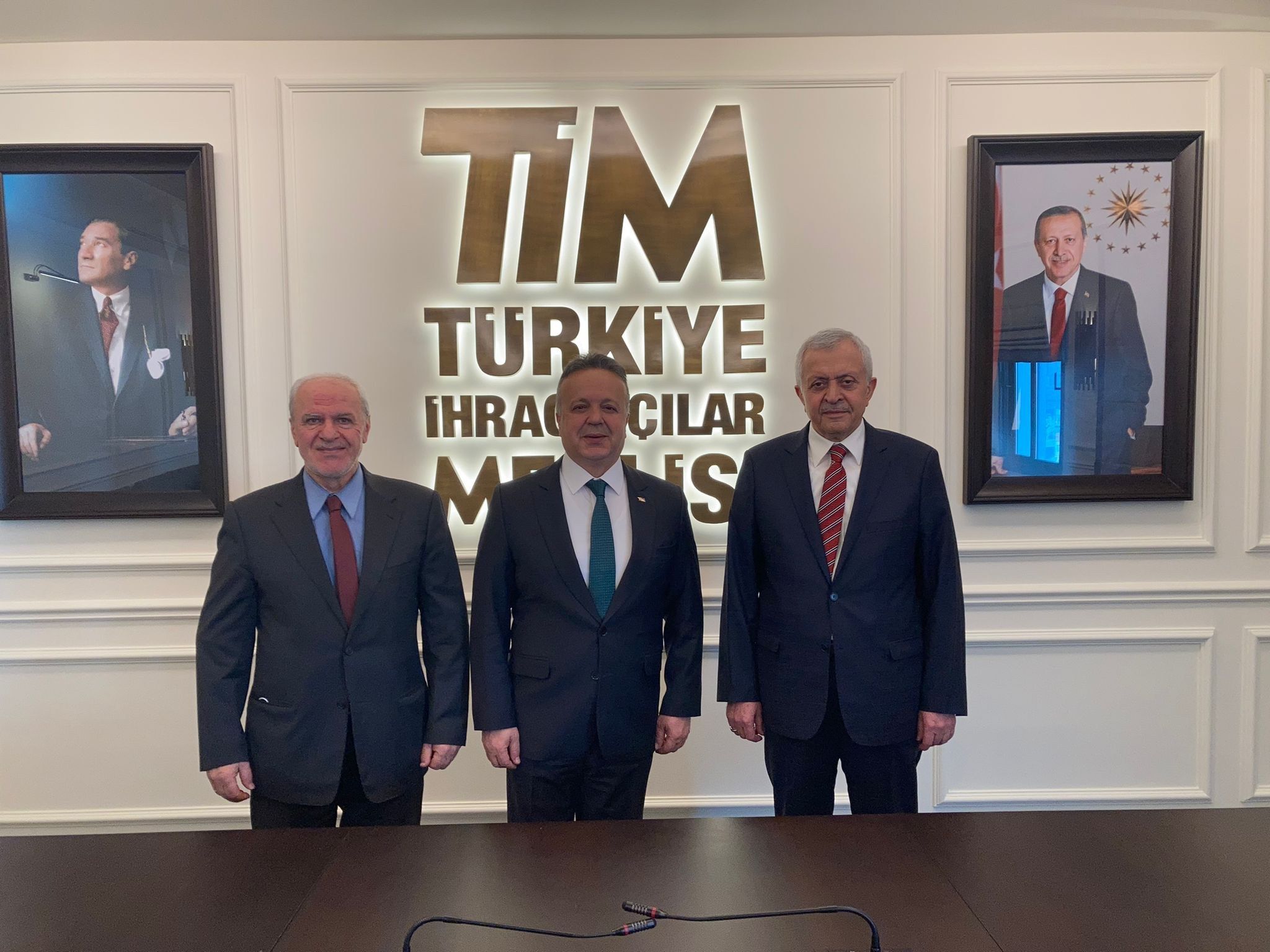 Türkiye İhracatçılar Meclisi Başkanı Sn. İsmail Gülle beyfendiyi makamında ziyaret.